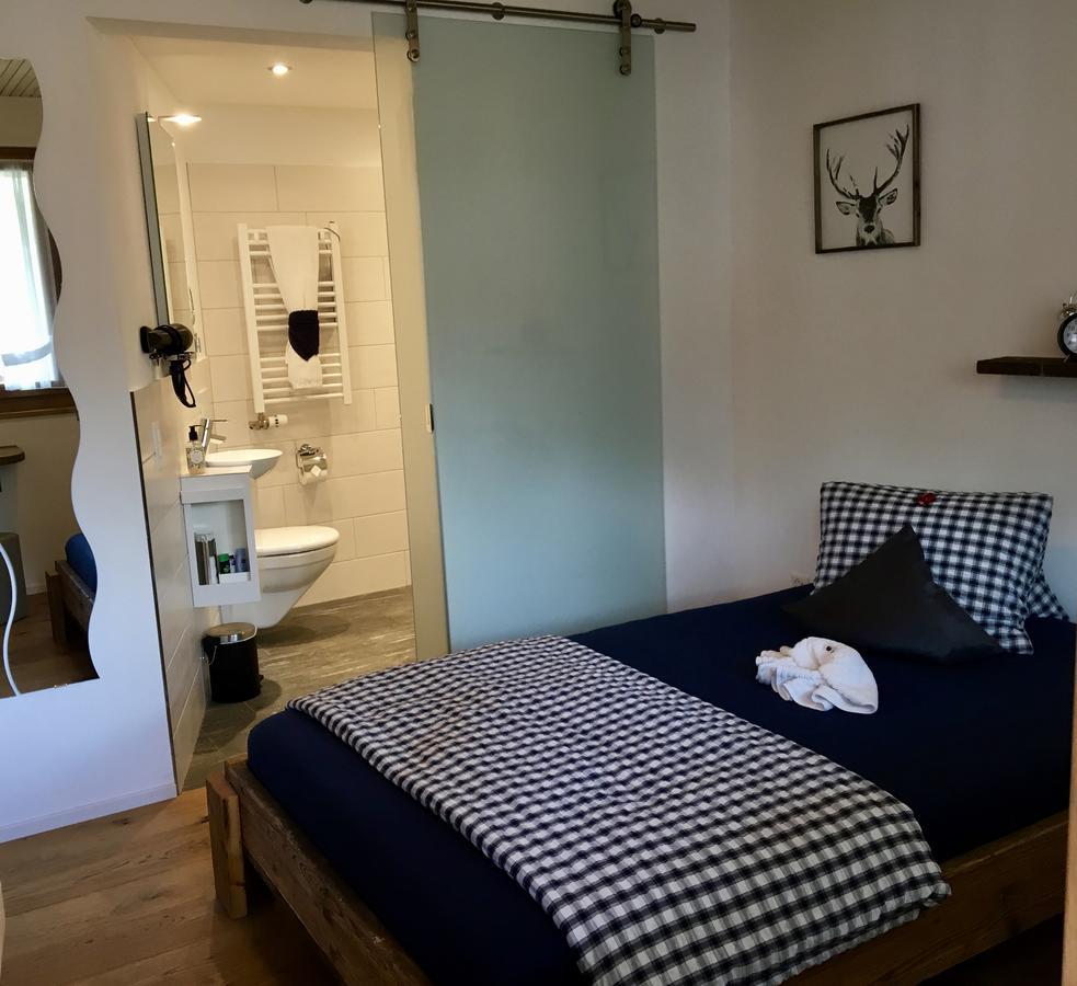 Conny'S B&B Niederweningen Eksteriør bilde