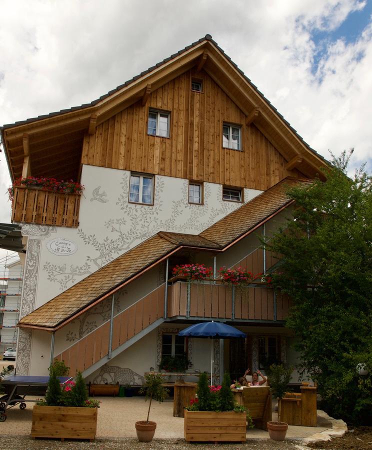 Conny'S B&B Niederweningen Eksteriør bilde